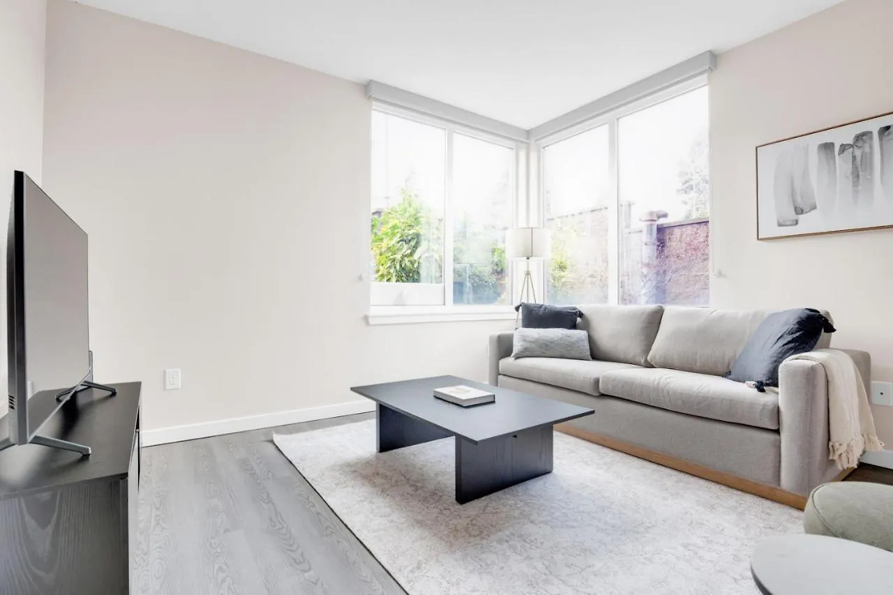 Bellevue 2Br W Indoor Pool Gym Easy Commute Sea-279 Apartment