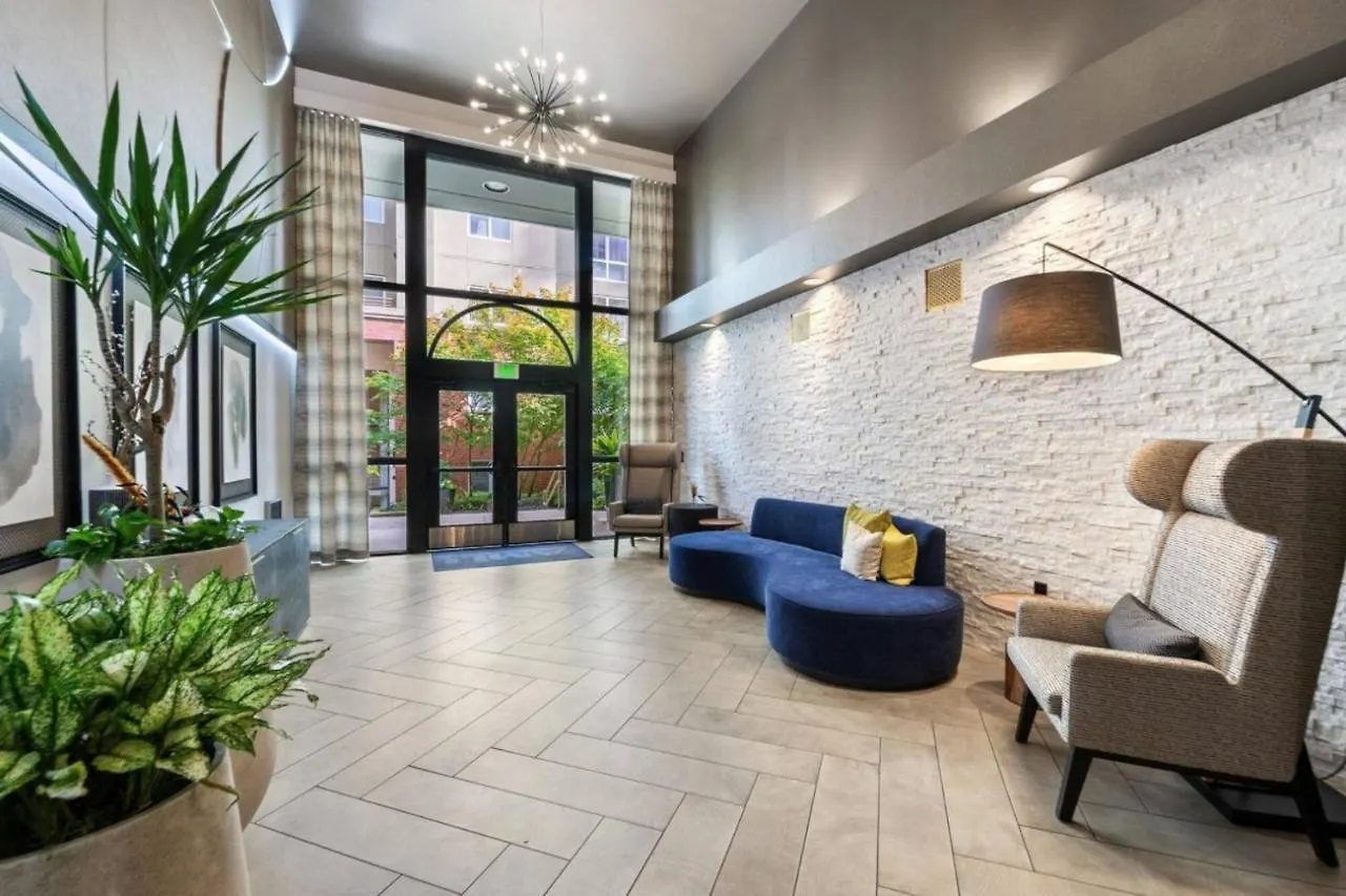Bellevue 2Br W Indoor Pool Gym Easy Commute Sea-279 Apartment