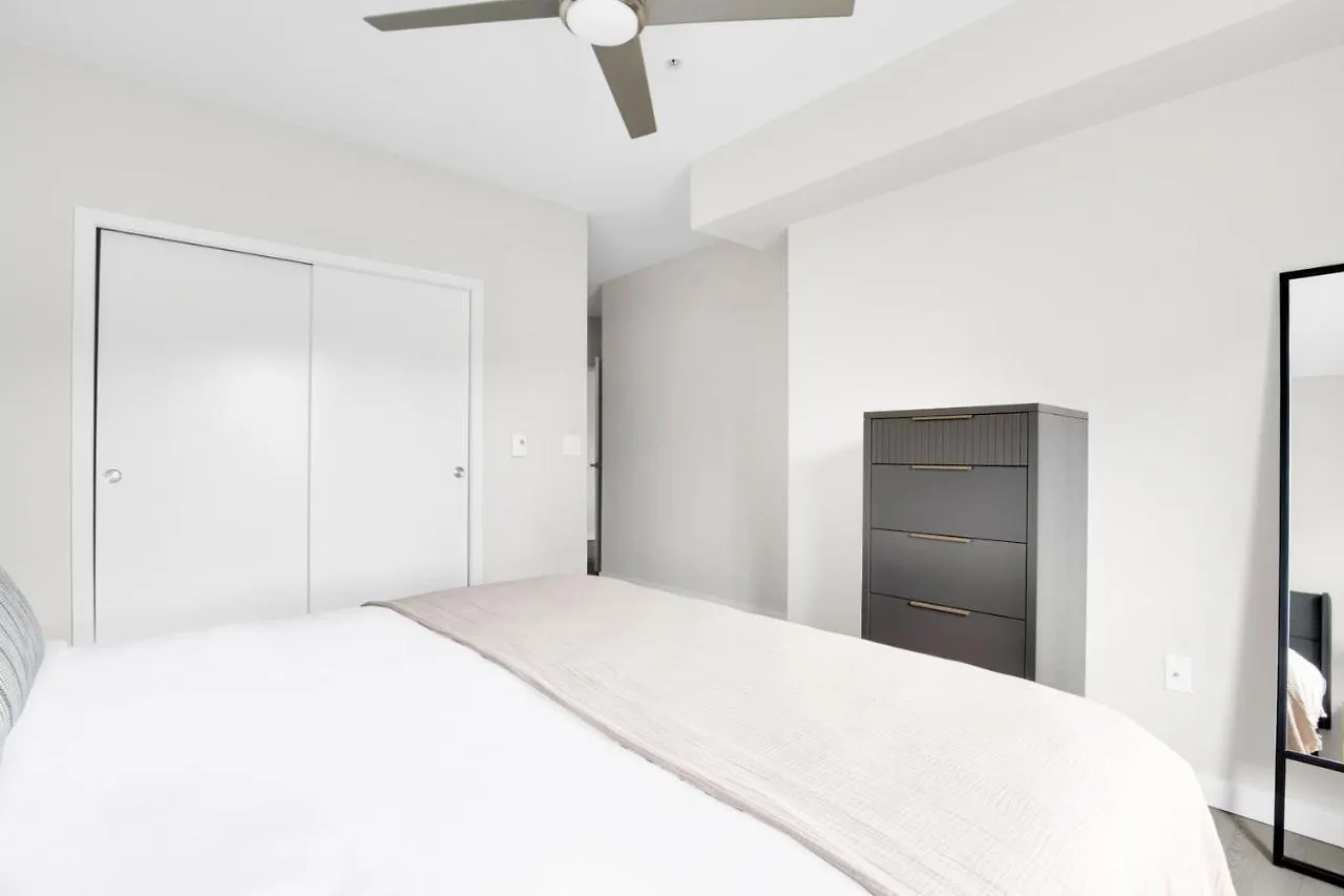 Bellevue 2Br W Indoor Pool Gym Easy Commute Sea-279 Apartment 0*,  United States